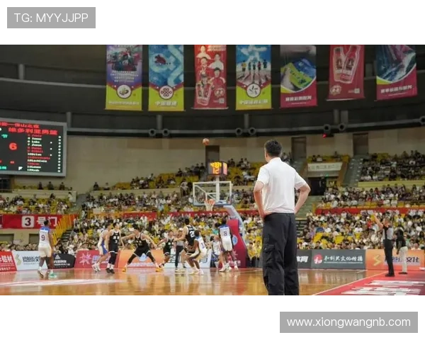 广东夺冠12小时后李梦输球遭网暴杜锋一针见血直指问题根源 广东夺冠12小时后李梦输球遭网暴杜锋一针见血直指问题根源