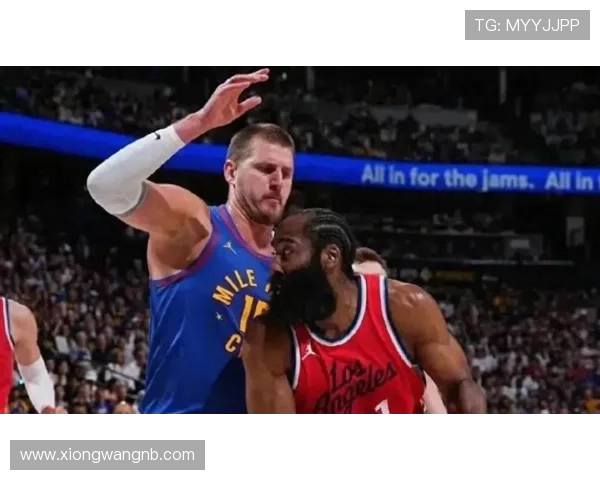 约基奇轻松砍下17分10板16助展现传球天赋三分球火力全开助球队获胜